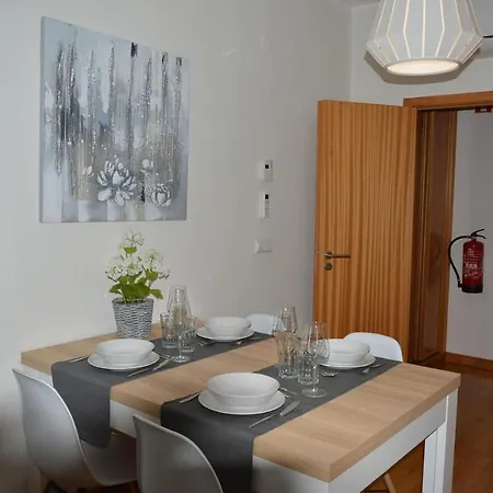 Wonderful Marina 4b 2b *