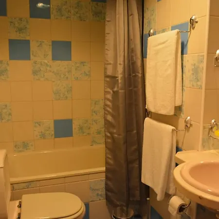 Wonderful Marina 4b 2b *